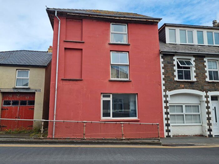 1 Bedroom Flat To Rent In Green Gardens, Trefechan, Aberystwyth, SY23