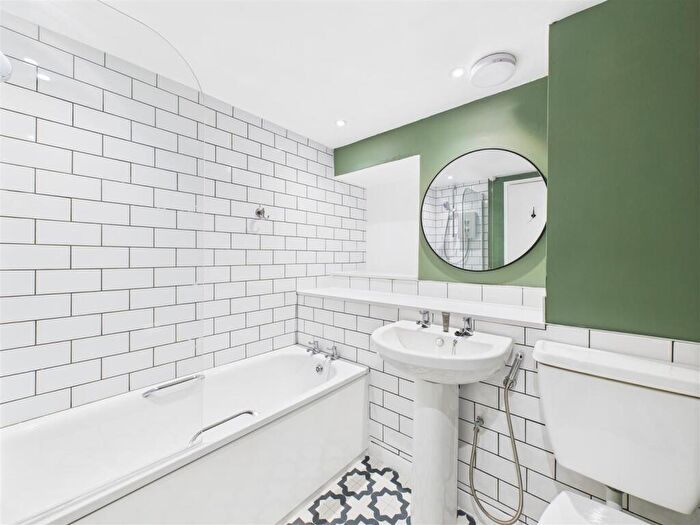 2 Bedroom Apartment To Rent In Rivers Street, City Centre, BA1