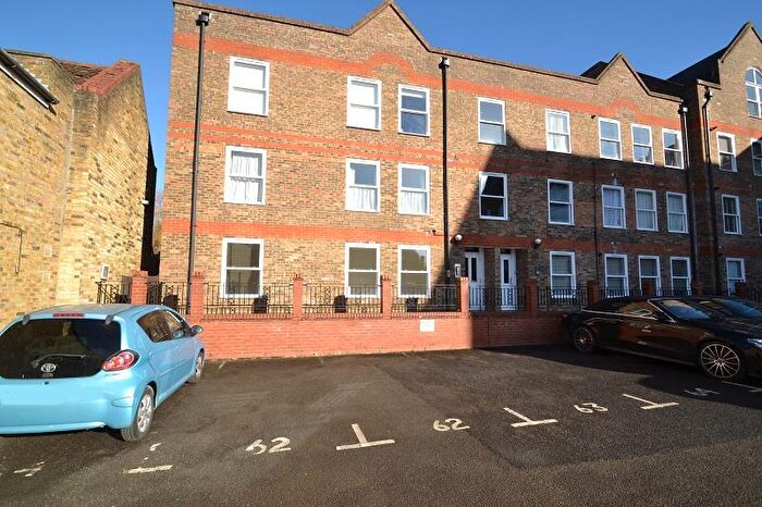 3 Bedroom Flat To Rent In Millacres | Station Road, Ware, SG12