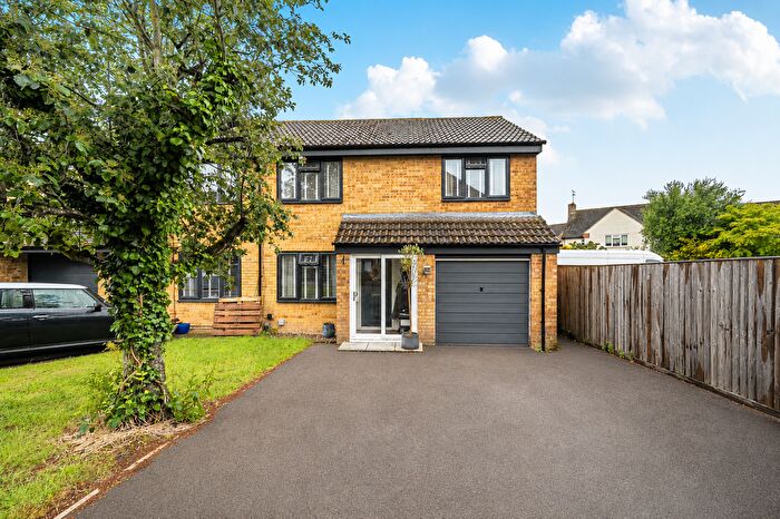 4 Bedroom Semi Detached House For Sale In Bardsey Close, Royal Wootton Bassett, Royal Wootton Bassett, SN4