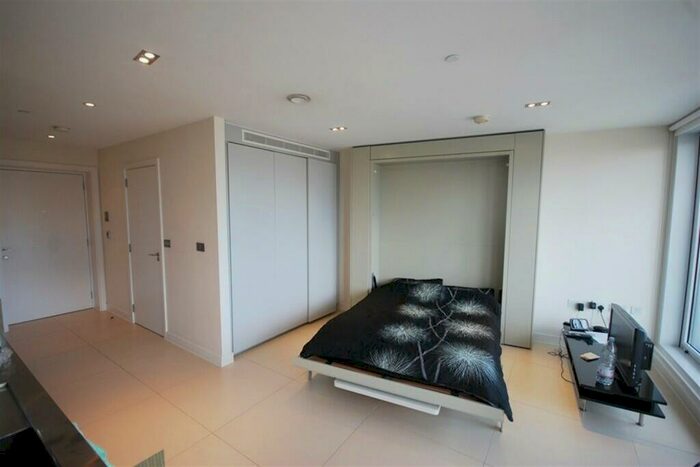 Apartment To Rent In Bezier Apartments, City Road, Old Street, London, EC1Y