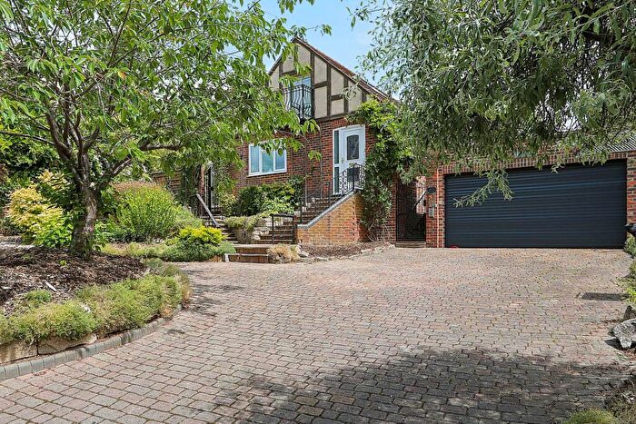 4 Bedroom Detached House For Sale In Whitchurch On Thames - Immaculate Order Throughout, Walk To Shops, Restaurants & Train Station, RG8