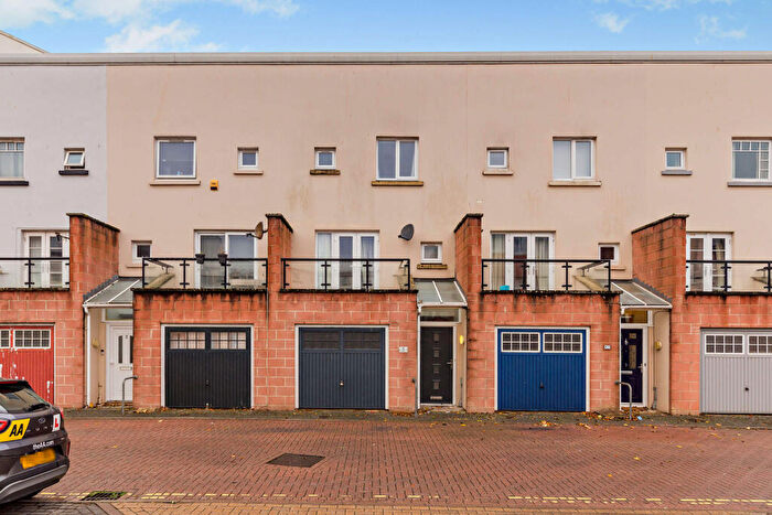 3 Bedroom Terraced House For Sale In Tamar Street, Plymouth, PL1