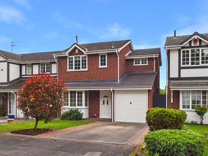 3 Bedroom Detached House For Sale In Foxhollies Grove, Sherwood, Nottingham, NG5