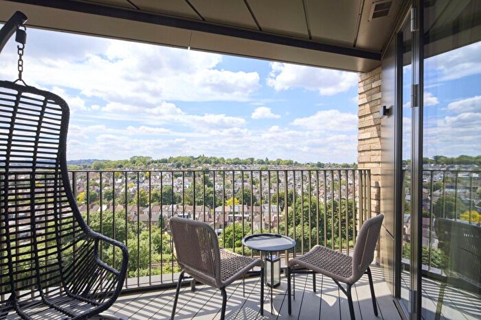 2 Bedroom Flat For Sale In Silver Road, London, SE13