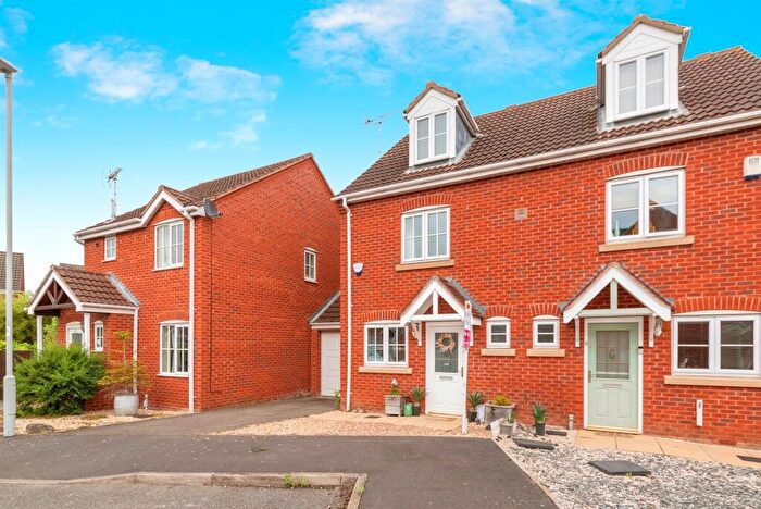 3 Bedroom Semi-Detached House For Sale In Bristol Close, Coddington, Newark, NG24