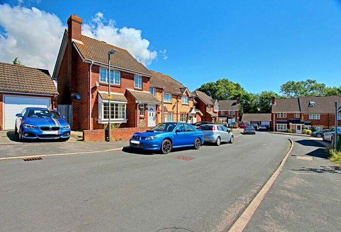 3 Bedroom End Of Terrace House To Rent In Martingale Close, St Leonards-On-Sea, TN37