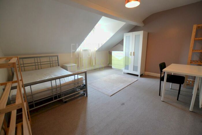 6 Bedroom Terraced House To Rent In Westcotes Drive, West End, LE3