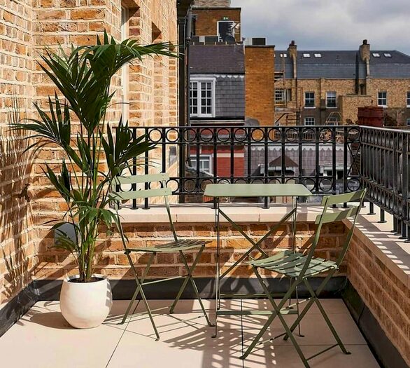 3 Bedroom Flat To Rent In Great Portland Street, London, W1W