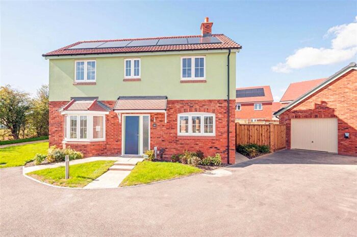 4 Bedroom Detached House For Sale In Stoke Albany Road, Desborough, Kettering, NN14