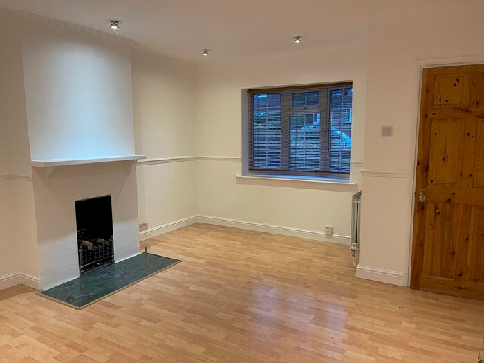 2 Bedroom Bungalow To Rent In York Road, Binfield RG42