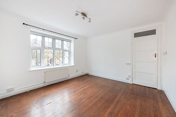 2 Bedroom Flat To Rent In Haverstock Hill, London, NW3