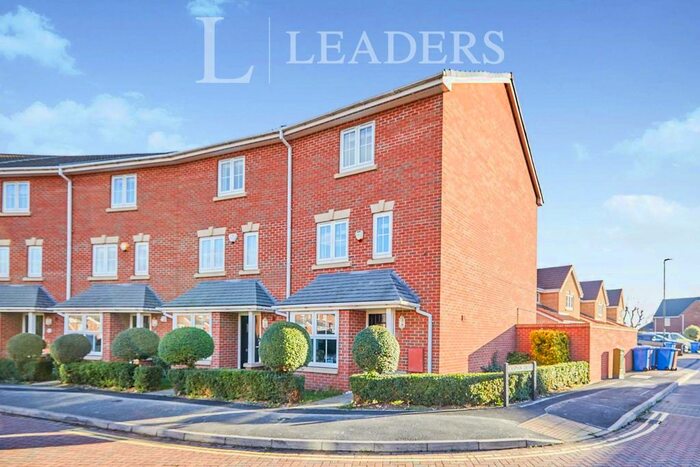 4 Bedroom Town House To Rent In Panama Circle, Derby, DE24