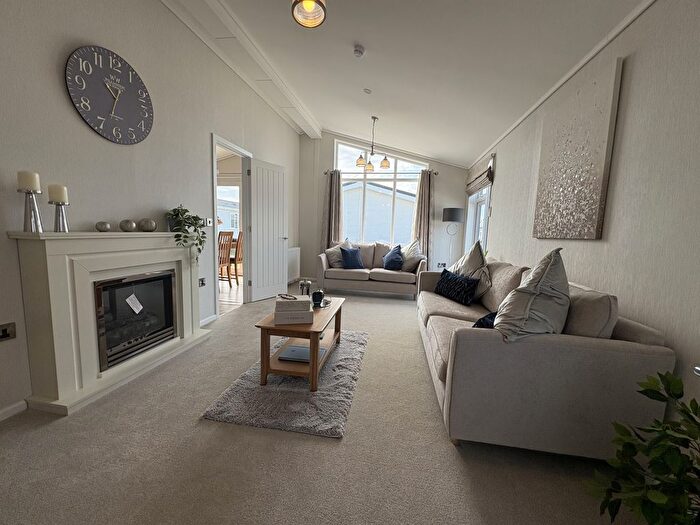 2 Bedroom Park Home For Sale In The Majestic, Sandy Bay, SS8