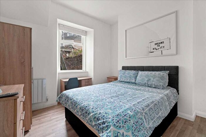 2 Bedroom Apartment To Rent In Clifton Place, Plymouth, PL4