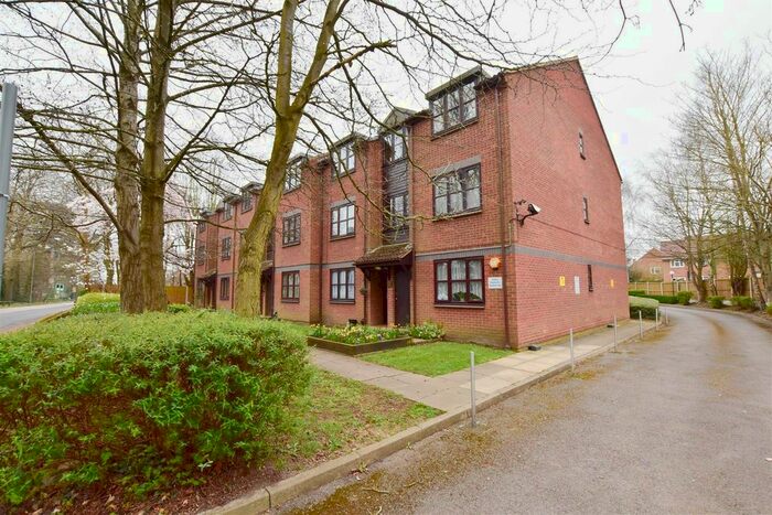 1 Bedroom Flat To Rent In Farriers Court, Horseshoe Lane, Watford, WD25
