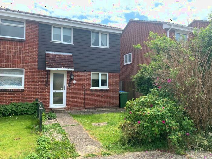 3 Bedroom Semi-Detached House To Rent In Ajax Close, Fareham, PO14
