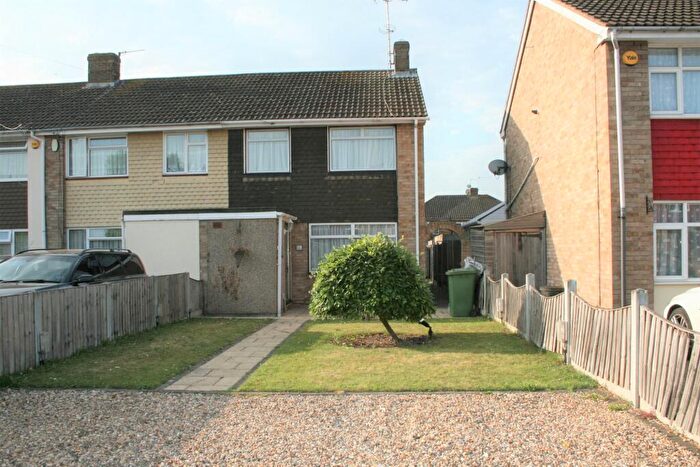 3 Bedroom Semi-Detached House To Rent In Baillie Close, Rainham, RM13