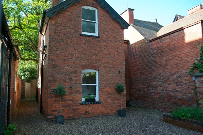 1 Bedroom Link Detached House To Rent In Hermitage Road, Edgbaston, Birmingham, B15