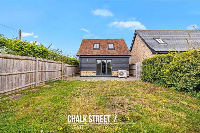 1 Bedroom Detached House For Sale In Kemps Farm, Dennises Lane, South Ockendon, RM15