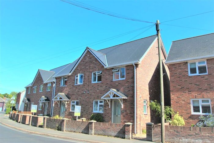 3 Bedroom Semi-Detached House To Rent In School Green Road, Freshwater, PO40