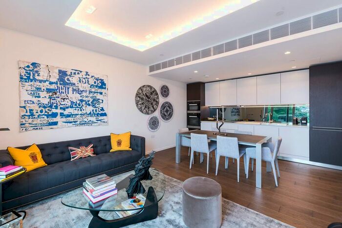 3 Bedroom Flat To Rent In Columbia Gardens, Earls Court, London, SW6