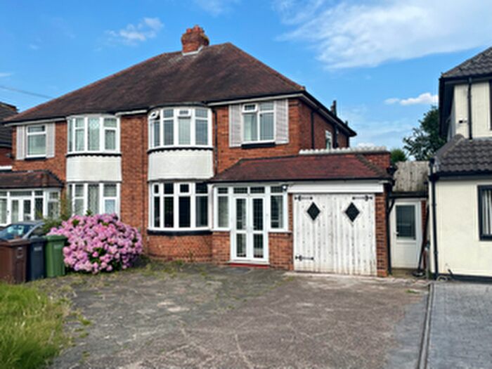 3 Bedroom Detached House To Rent In Hobs Moat Road, Solihull, B92