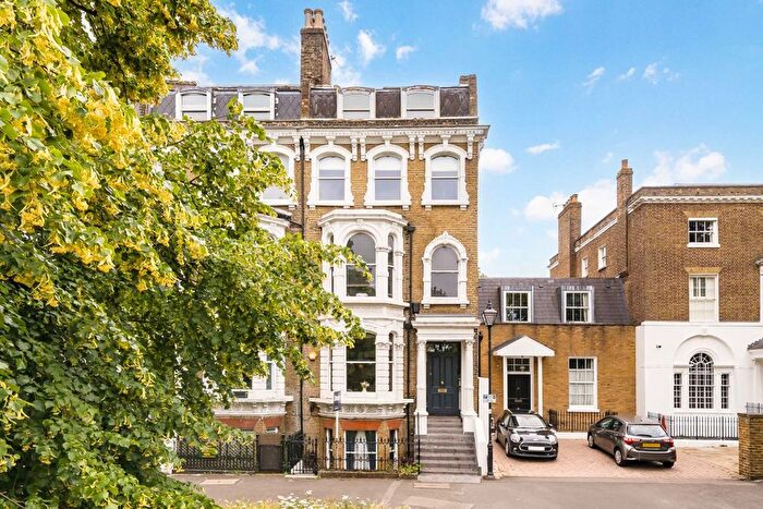 2 Bedroom Flat To Rent In Clapham Common South Side, Clapham Common, SW4