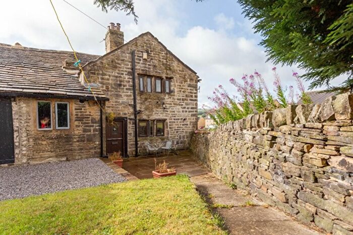 2 Bedroom Cottage For Sale In Allerton Lane, Allerton, Bradford, BD15