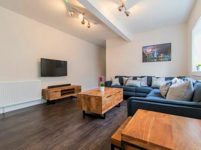 6 Bedroom Terraced House To Rent In Salisbury Road, Plymouth, PL4