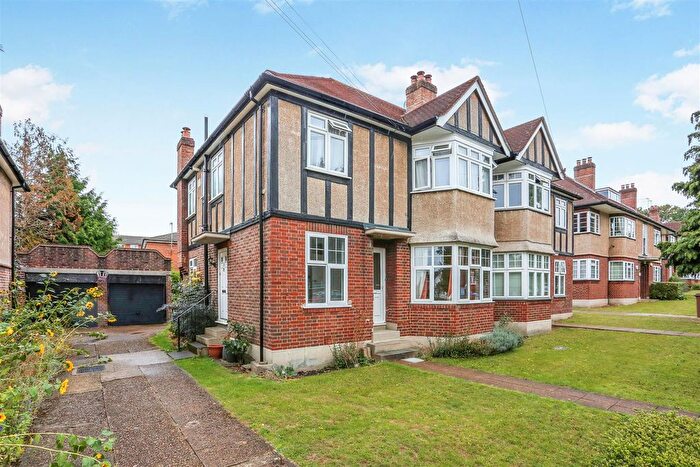 2 Bedroom Maisonette For Sale In Grove Avenue, Sutton, SM1