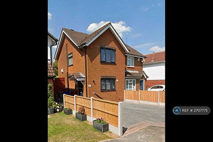2 Bedroom Semi Detached House To Rent In Carrgreen Close, Manchester, M19