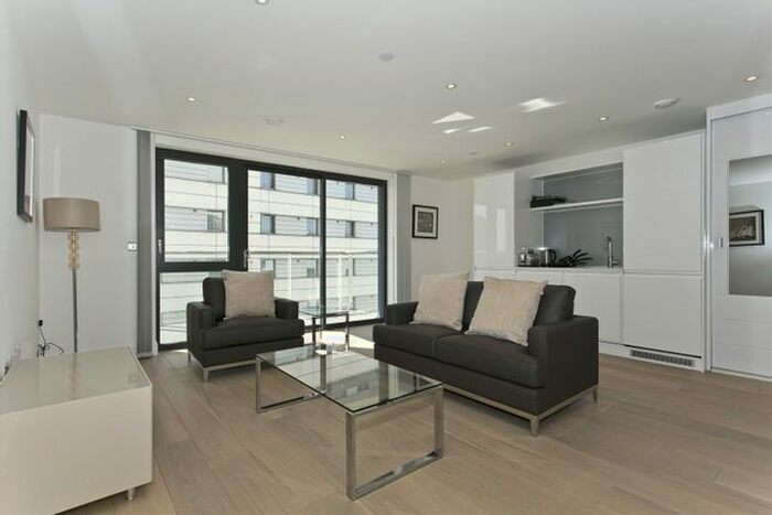 Studio To Rent In Commercial Street, London, E1