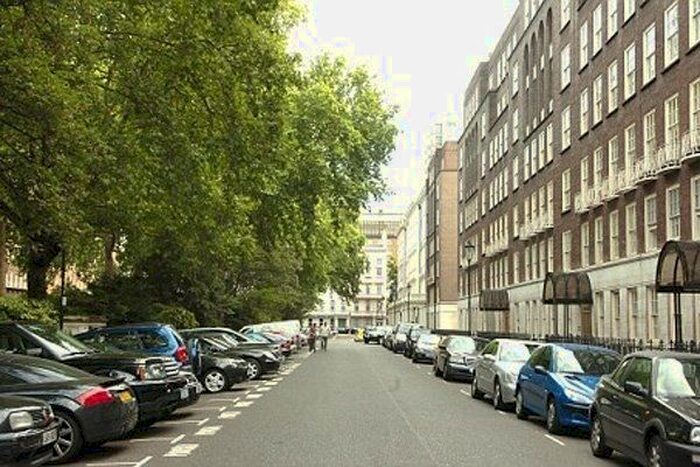 3 Bedroom Flat To Rent In Lowndes Square, London, SW1X