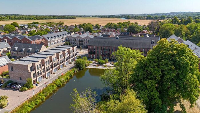 3 Bedroom Apartment For Sale In Baynhams Drive, Peacock House Baynhams Drive, OX2