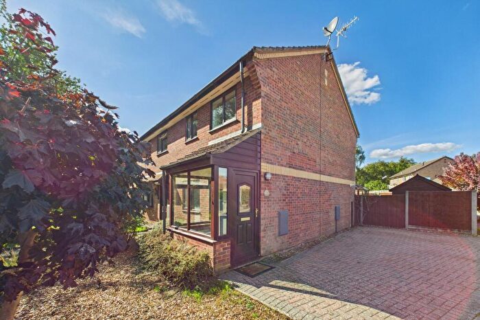 3 Bedroom End Of Terrace House For Sale In Primrose Close, Thetford, IP24