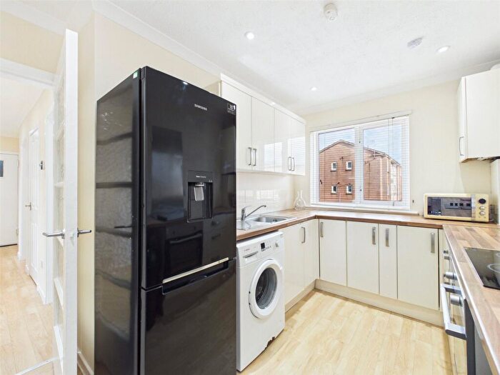 2 Bedroom Apartment To Rent In Forrester Park Grove, Corstorphine, Edinburgh, EH12
