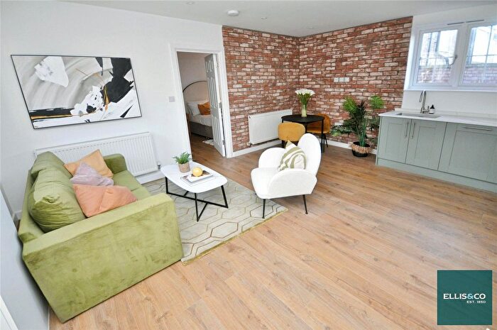 1 Bedroom Flat For Sale In Birkbeck Road, North Finchley, N12