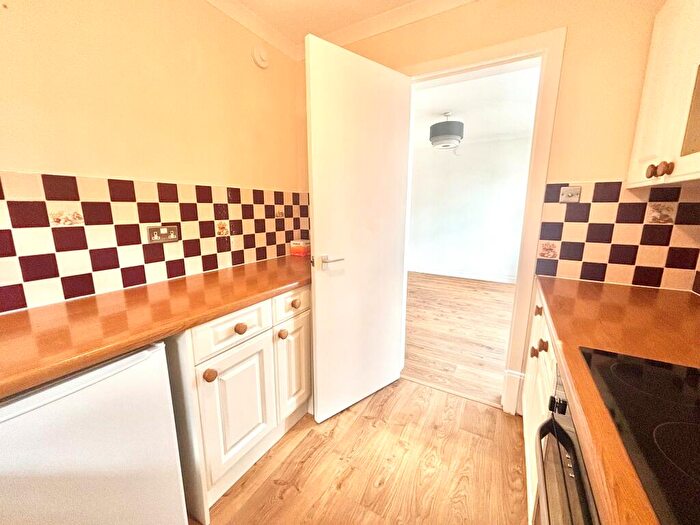 1 Bedroom Flat To Rent In Eastwood Avenue, Shawlands, G41