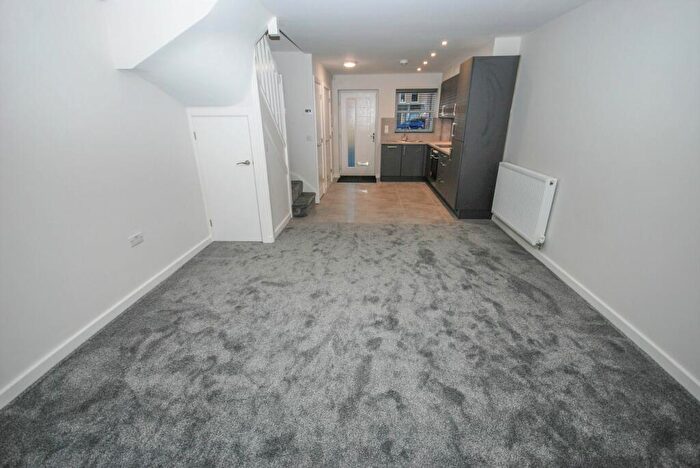2 Bedroom End Of Terrace House To Rent In Oxford Street, Rugby, CV21