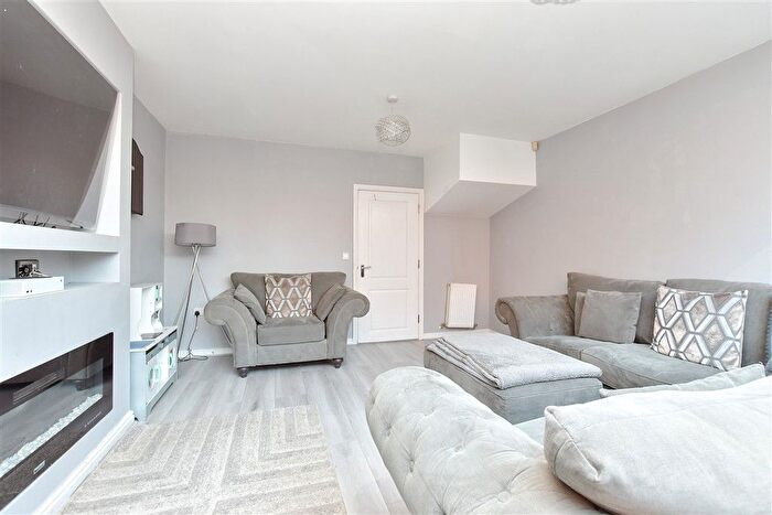 3 Bedroom Semi-detached House For Sale In Marjoram Drive, Sittingbourne, Kent, ME10