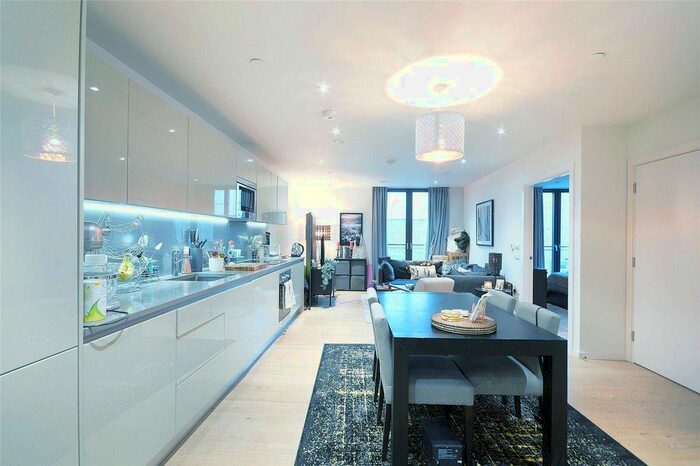 2 Bedroom Flat To Rent In Gabriel Walk, Elephant And Castle, SE1