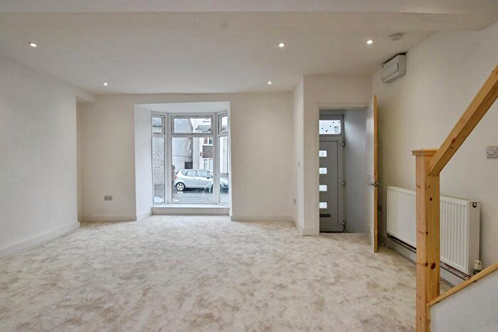 3 Bedroom End Of Terrace House For Sale In Clifton Crescent, Aberdare, CF44