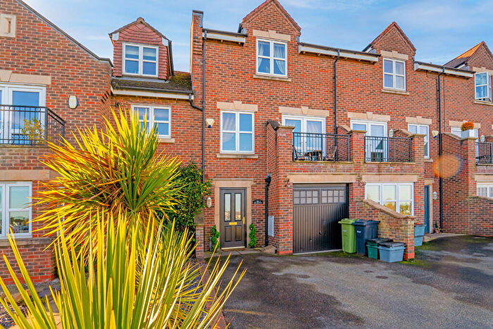 4 Bedroom Town House For Sale In Boughton Hall Avenue, Chester, CH3