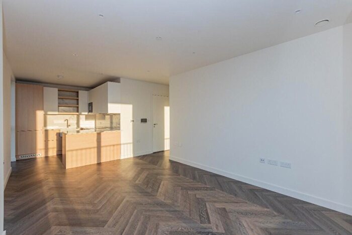 1 Bedroom Flat To Rent In Henshaw Parade, The Hyde, London, NW9