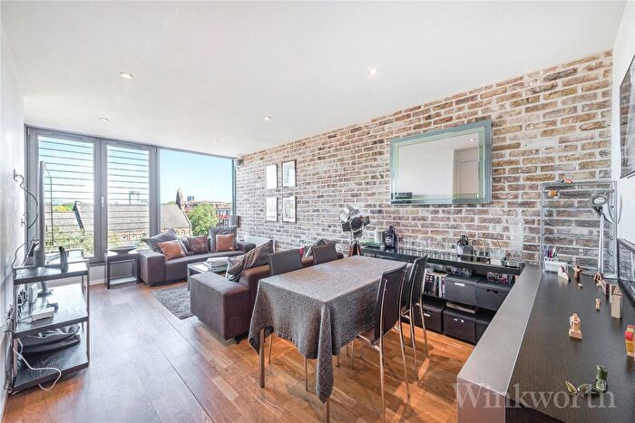 2 Bedroom Flat To Rent In Arklow Road, London, SE14