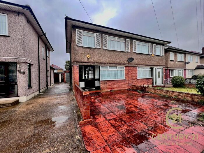 3 Bedroom Semi-Detached House To Rent In Frogmore Avenue, Hayes, UB4