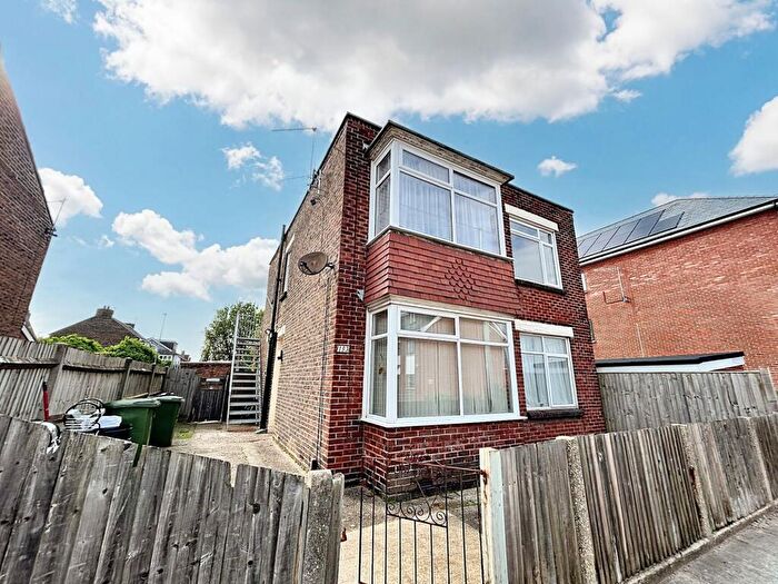 2 Bedroom Flat To Rent In Dover Road, Portsmouth, PO3