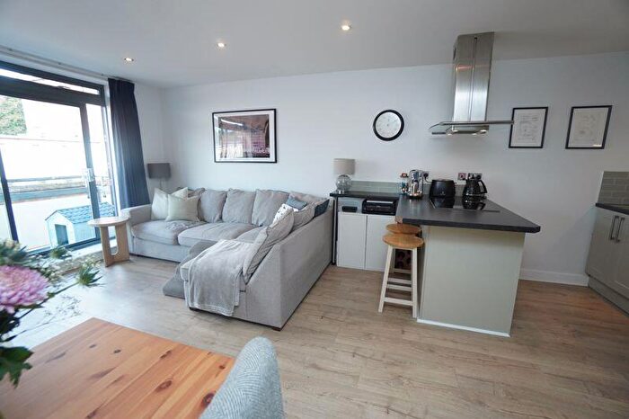 1 Bedroom Apartment For Sale In Town Centre, High Wycombe, HP13