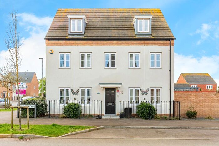 5 Bedroom Detached House For Sale In Kirtley Road, Wellingborough, NN8